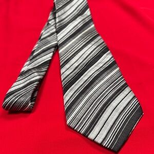 Geoffrey Beene vintage silk tie.